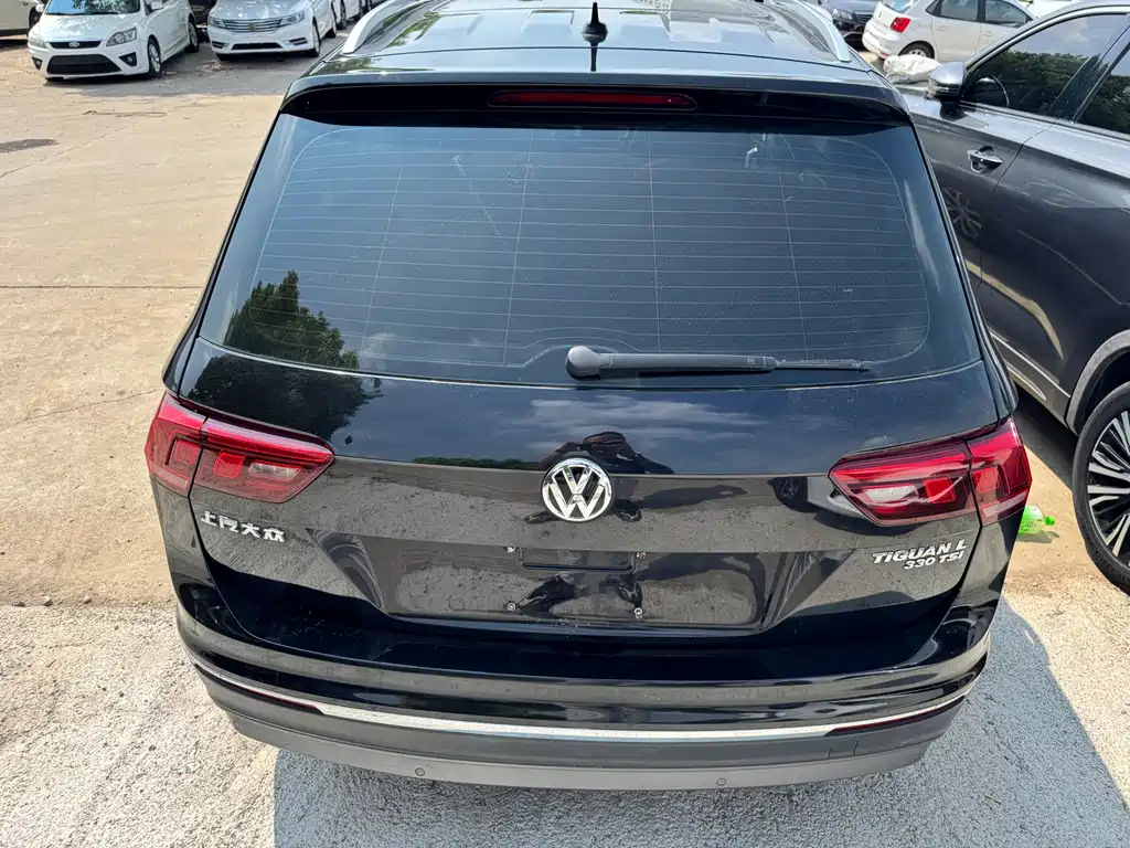 Volkswagen Tiguan L — фото 9