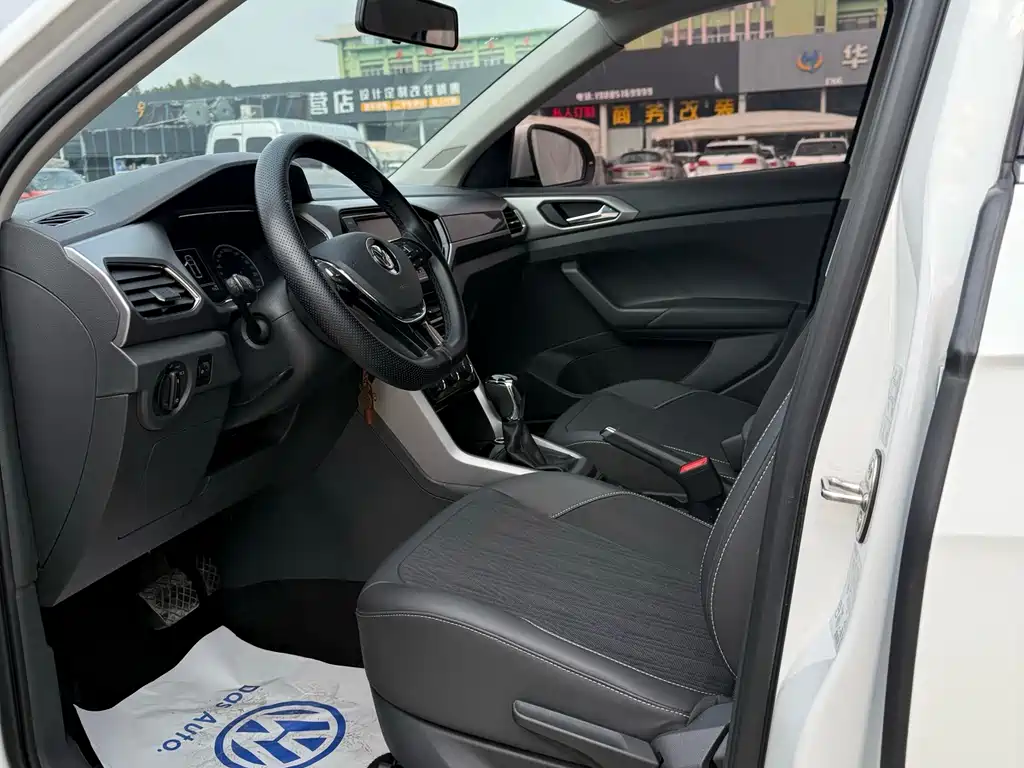 Volkswagen T-Cross — фото 2