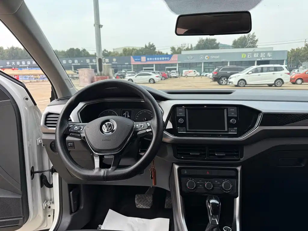 Volkswagen T-Cross — фото 6
