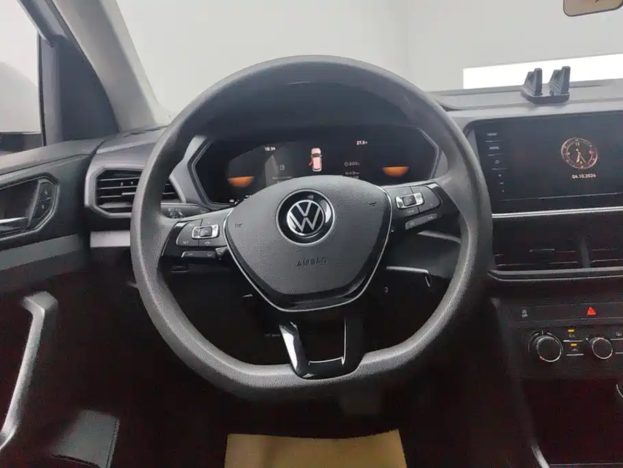 Volkswagen T-Cross — фото 15