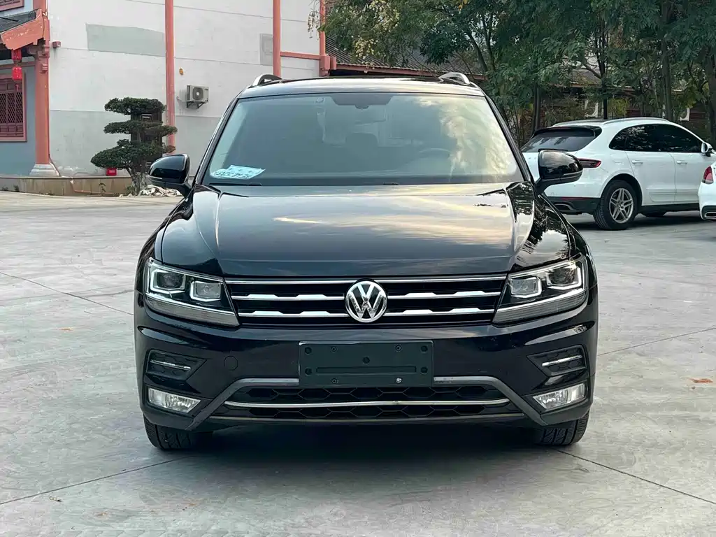 Volkswagen Tiguan L — фото 2