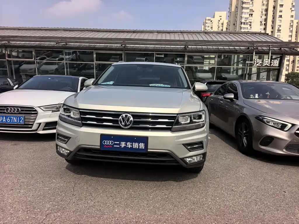 Volkswagen Tiguan L — фото 2