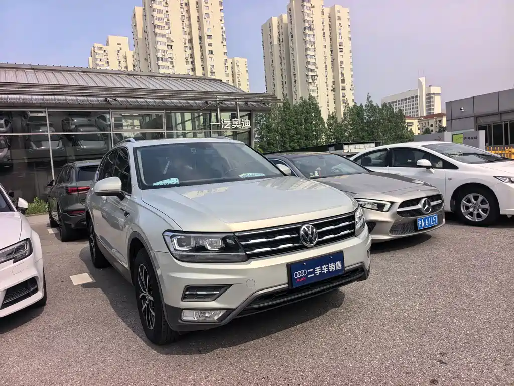 Volkswagen Tiguan L — фото 3