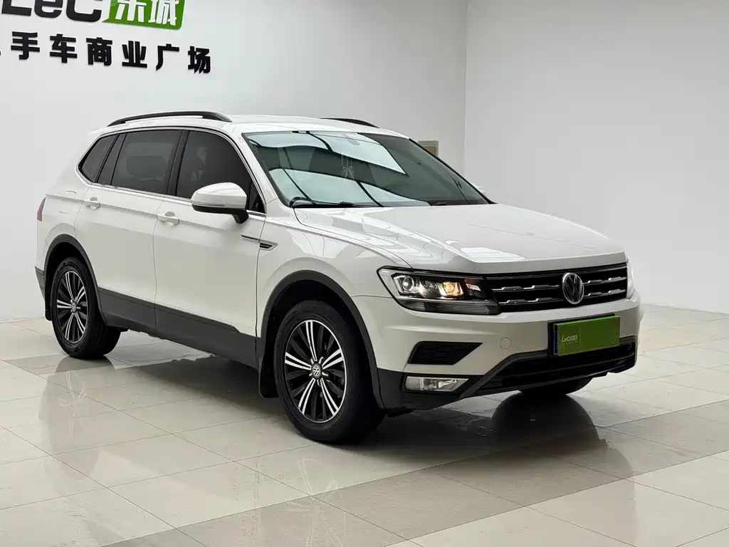 Volkswagen Tiguan L — фото 3