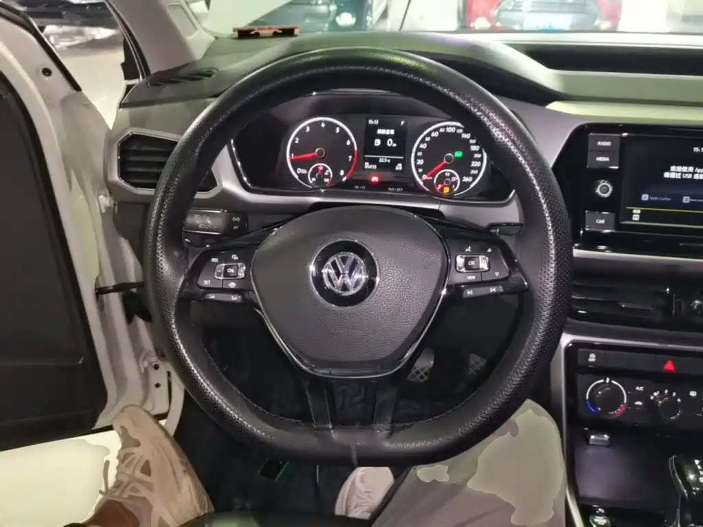 Volkswagen T-Cross — фото 10