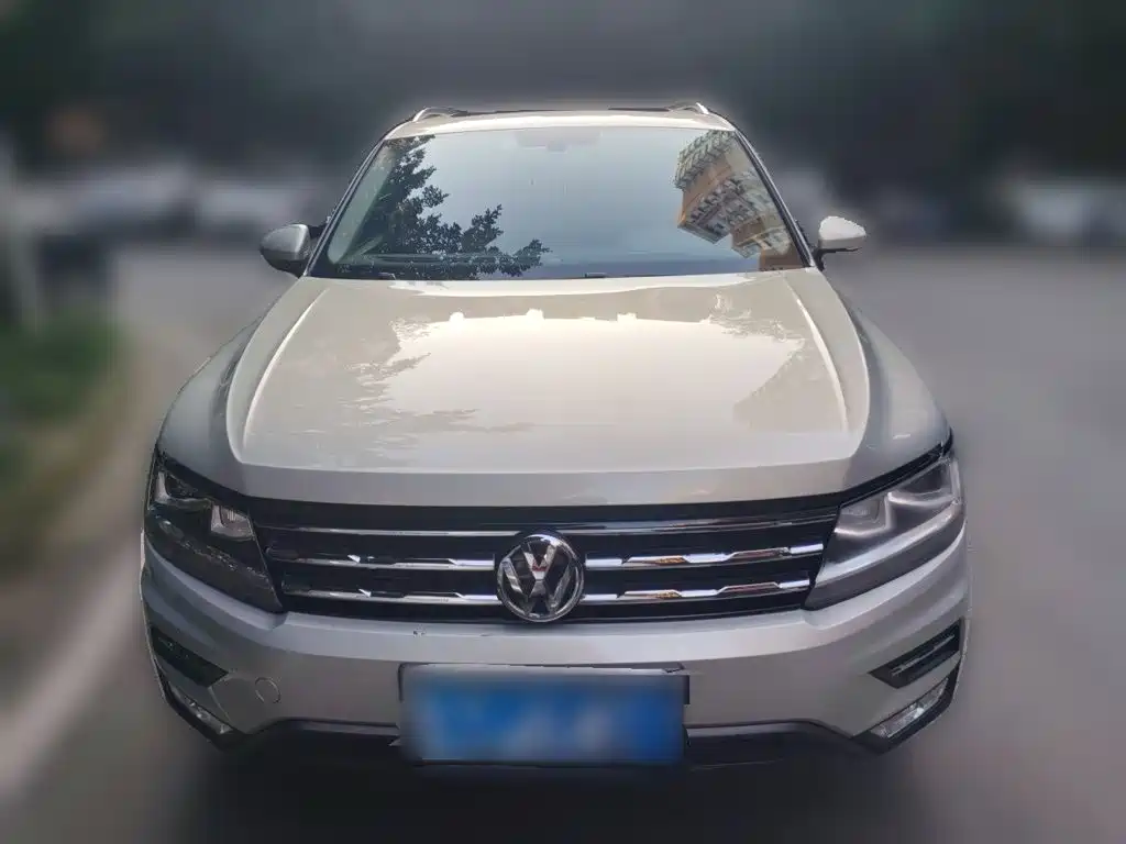 Volkswagen Tiguan L — фото 2