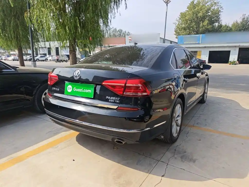 Volkswagen Passat — фото 6