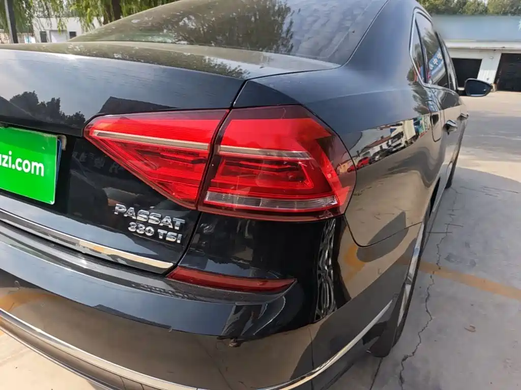 Volkswagen Passat — фото 7