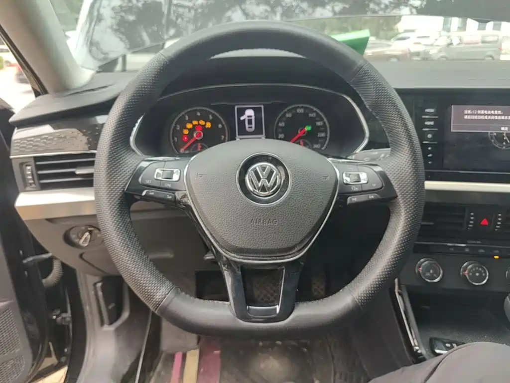 Volkswagen Passat — фото 10