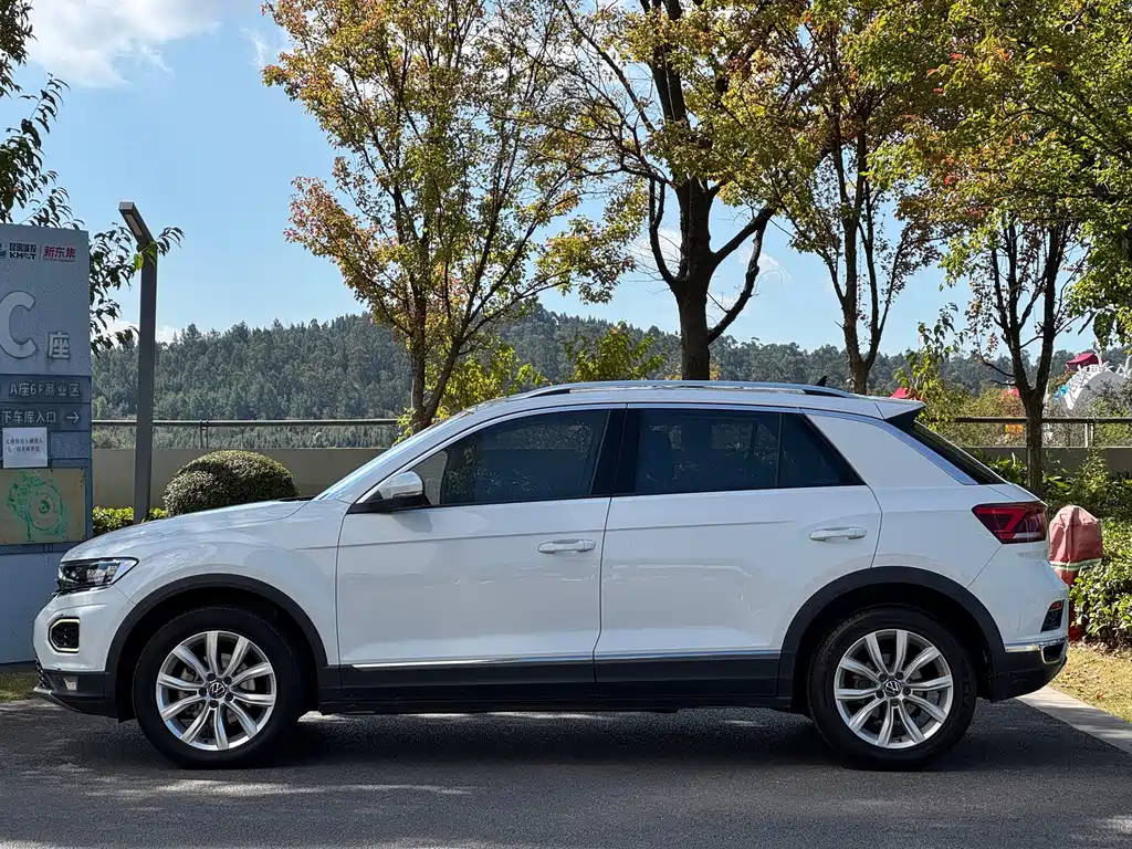 Volkswagen T-Roc — фото 3