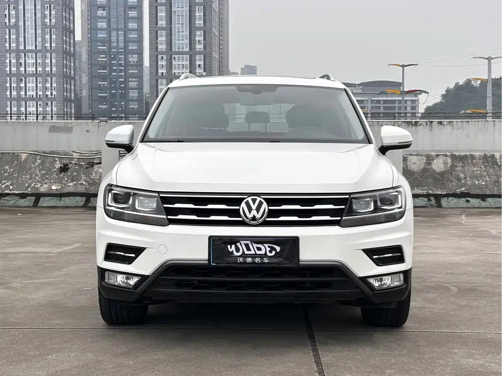 Volkswagen Tiguan L — фото 3