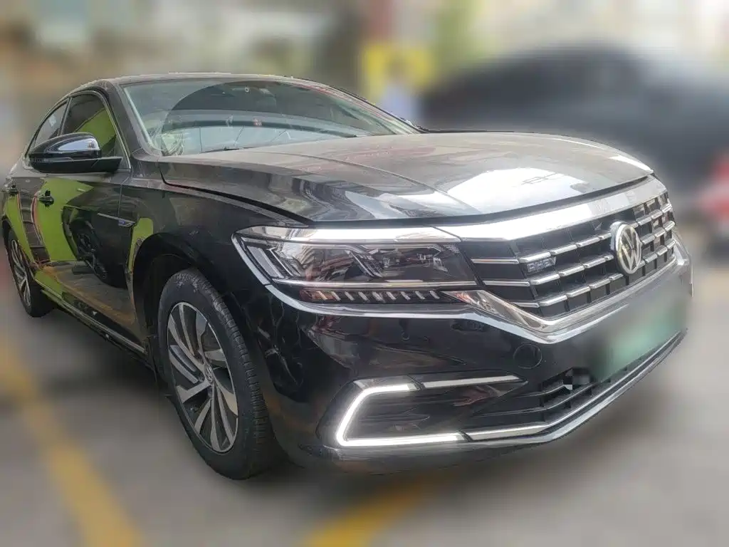 Volkswagen Passat PHEV — фото 3