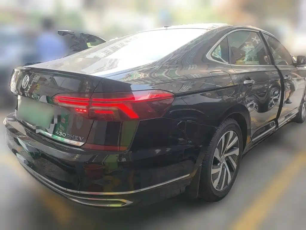 Volkswagen Passat PHEV — фото 6