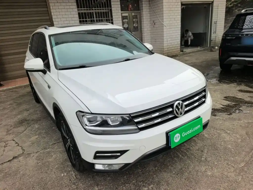 Volkswagen Tiguan L — фото 3