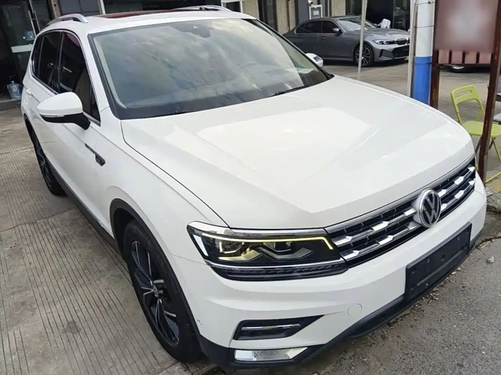 Volkswagen Tiguan L — фото 3