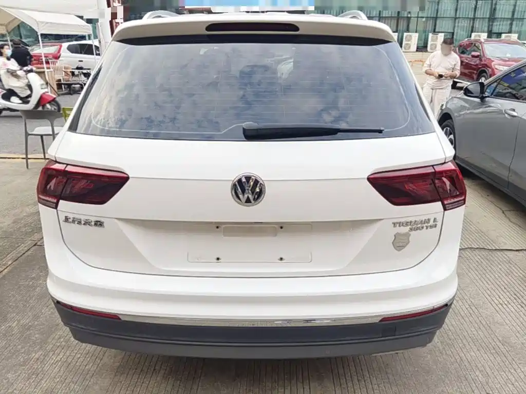 Volkswagen Tiguan L — фото 5