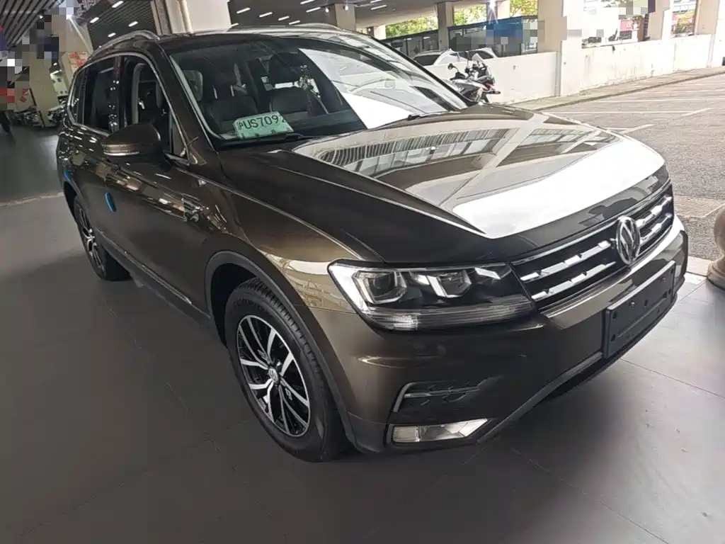 Volkswagen Tiguan L — фото 3