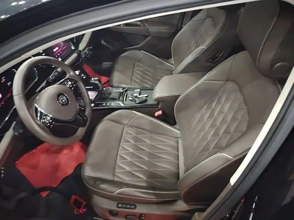 Volkswagen Passat — фото 14