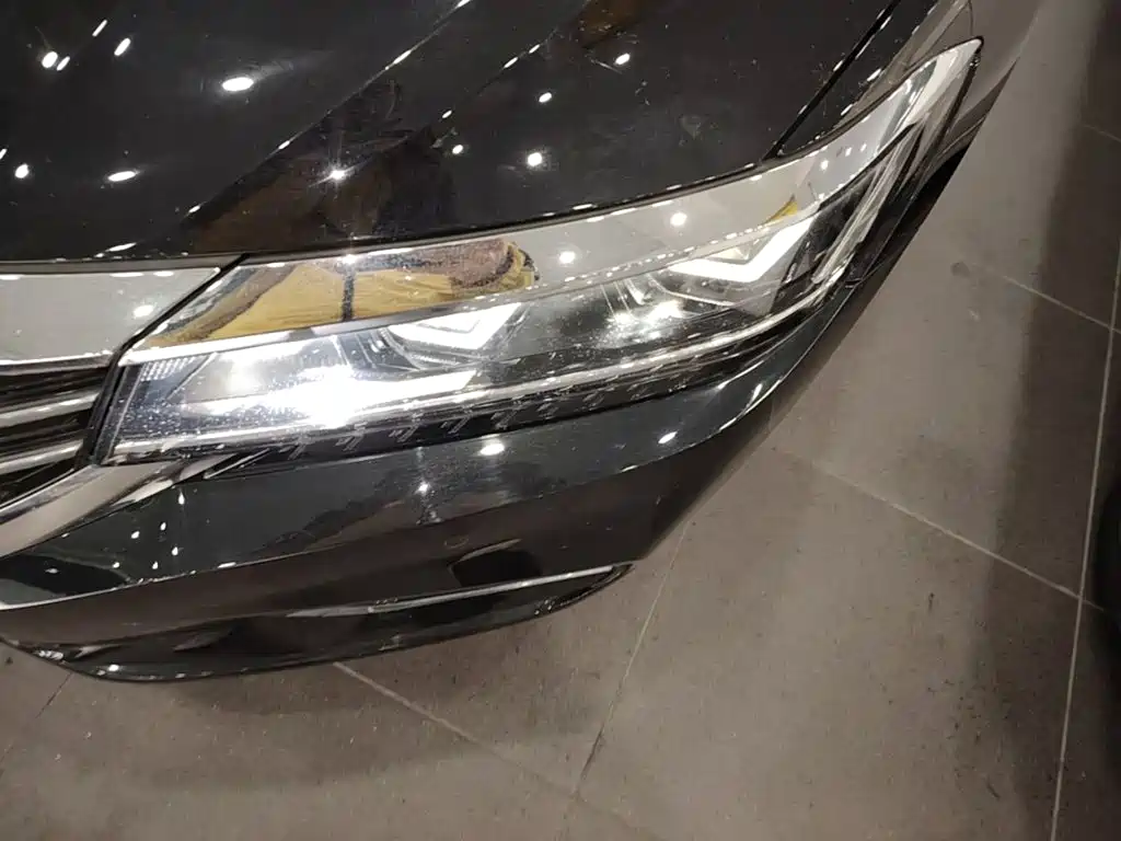 Volkswagen Passat — фото 23