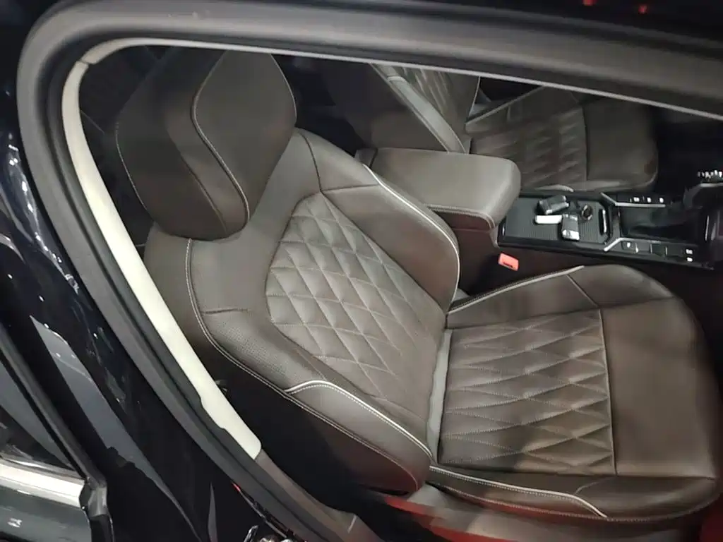 Volkswagen Passat — фото 24
