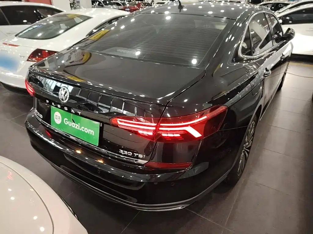 Volkswagen Passat — фото 6