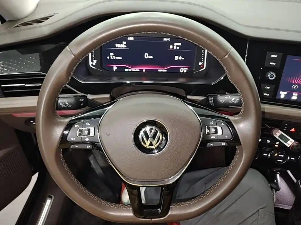 Volkswagen Passat — фото 10