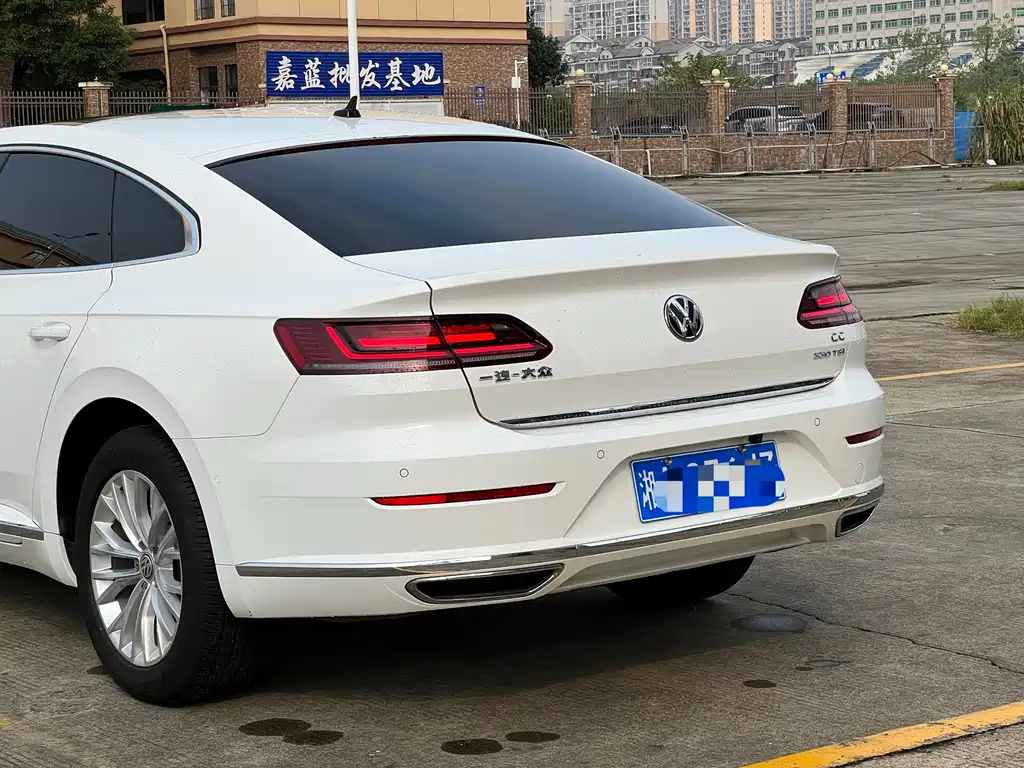 Volkswagen CC — фото 6