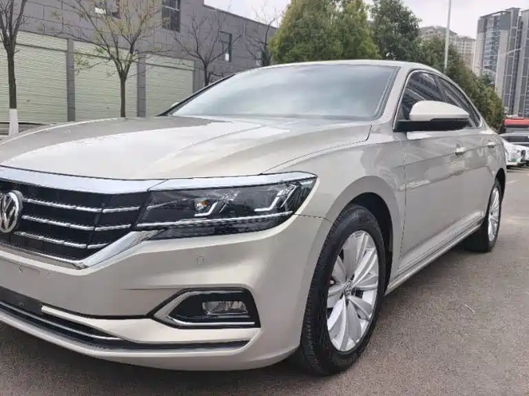 Volkswagen Passat — фото 3
