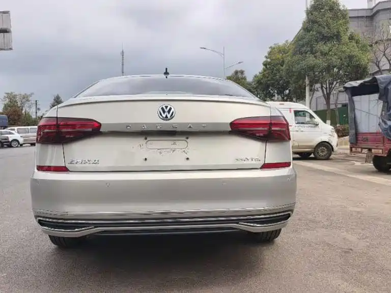 Volkswagen Passat — фото 8