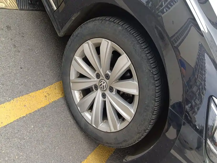 Volkswagen Passat — фото 6