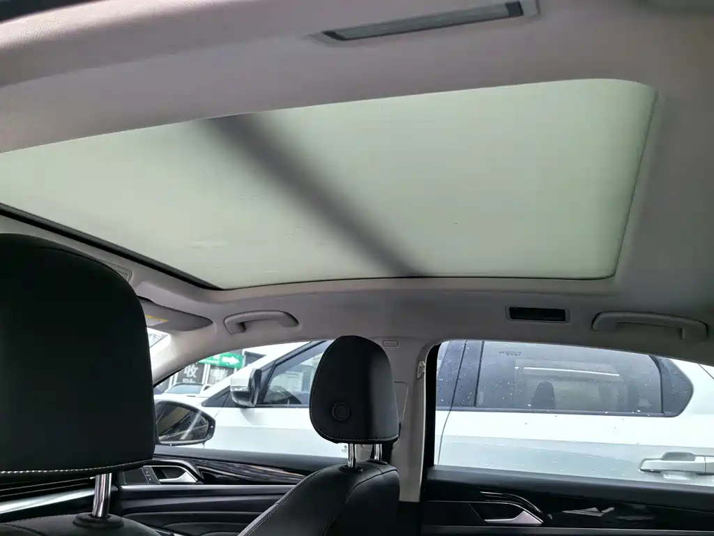 Volkswagen Passat — фото 8