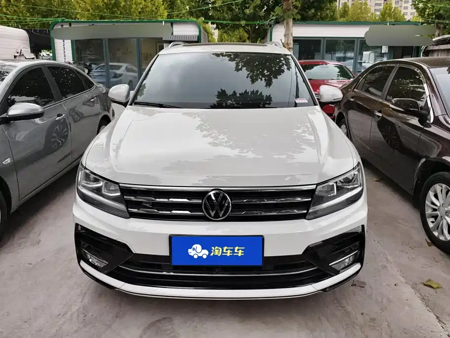Volkswagen Tiguan L — фото 2