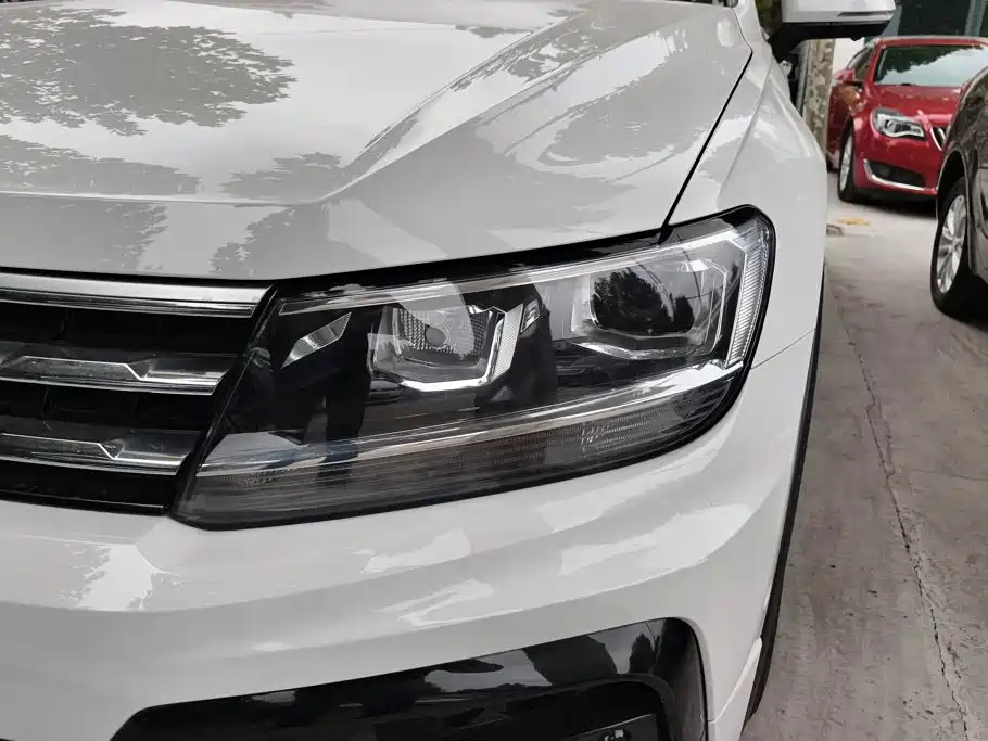 Volkswagen Tiguan L — фото 5