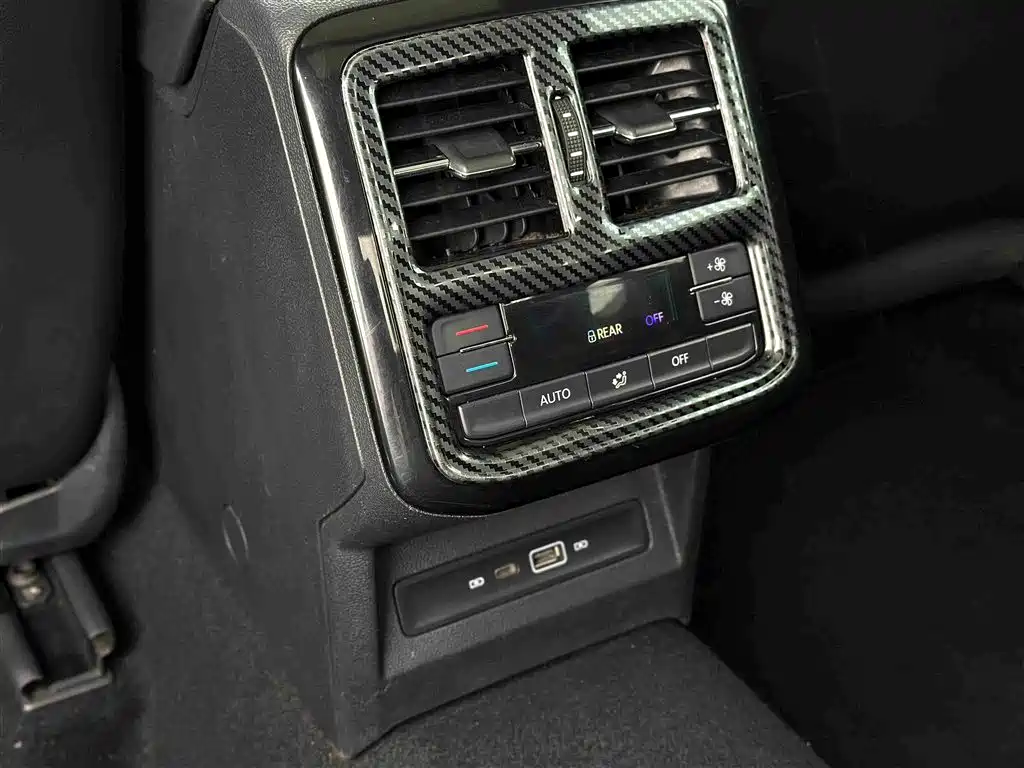 Volkswagen Passat — фото 8
