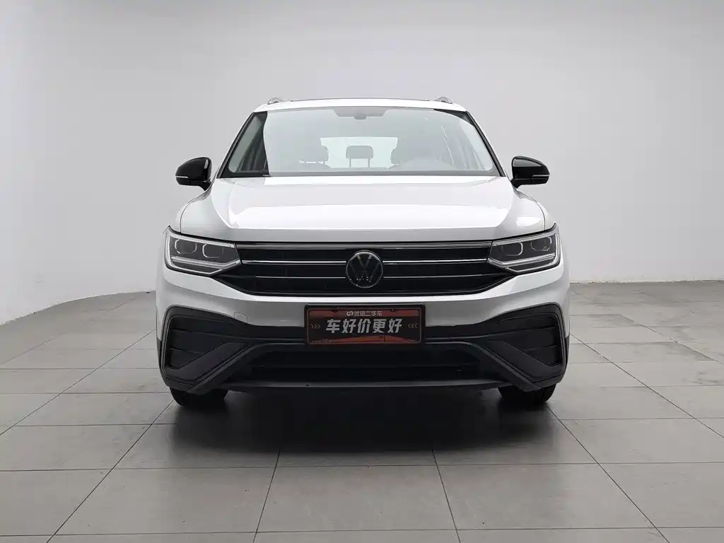 Volkswagen Tiguan L — фото 3