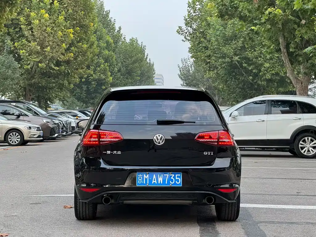 Volkswagen Golf GTI — фото 9