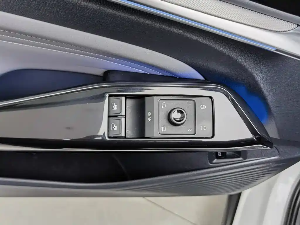 Volkswagen ID.4 Crozz — фото 9