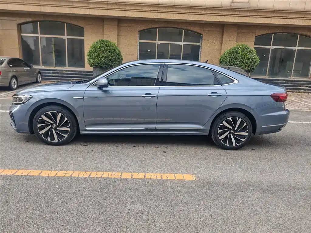 Volkswagen Passat — фото 4