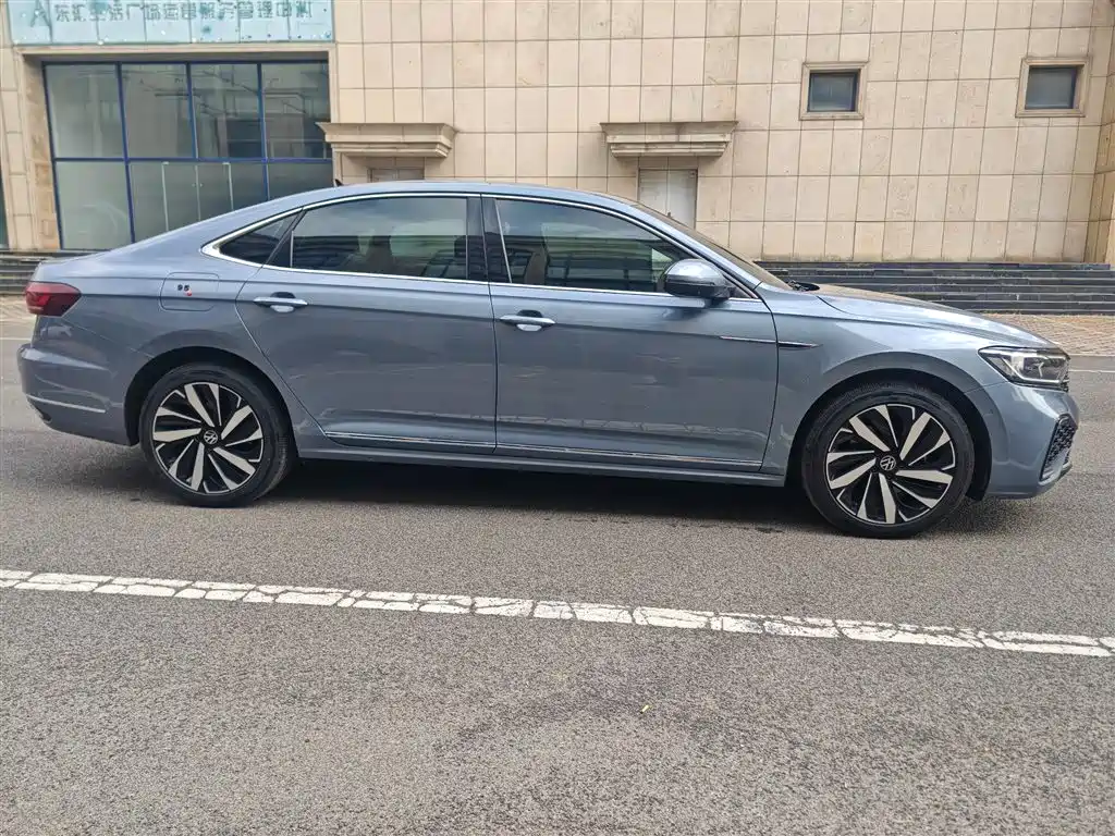 Volkswagen Passat — фото 5