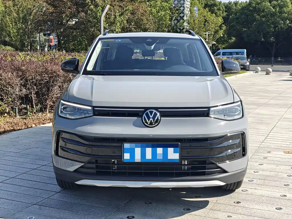 Volkswagen Tharu — фото 2
