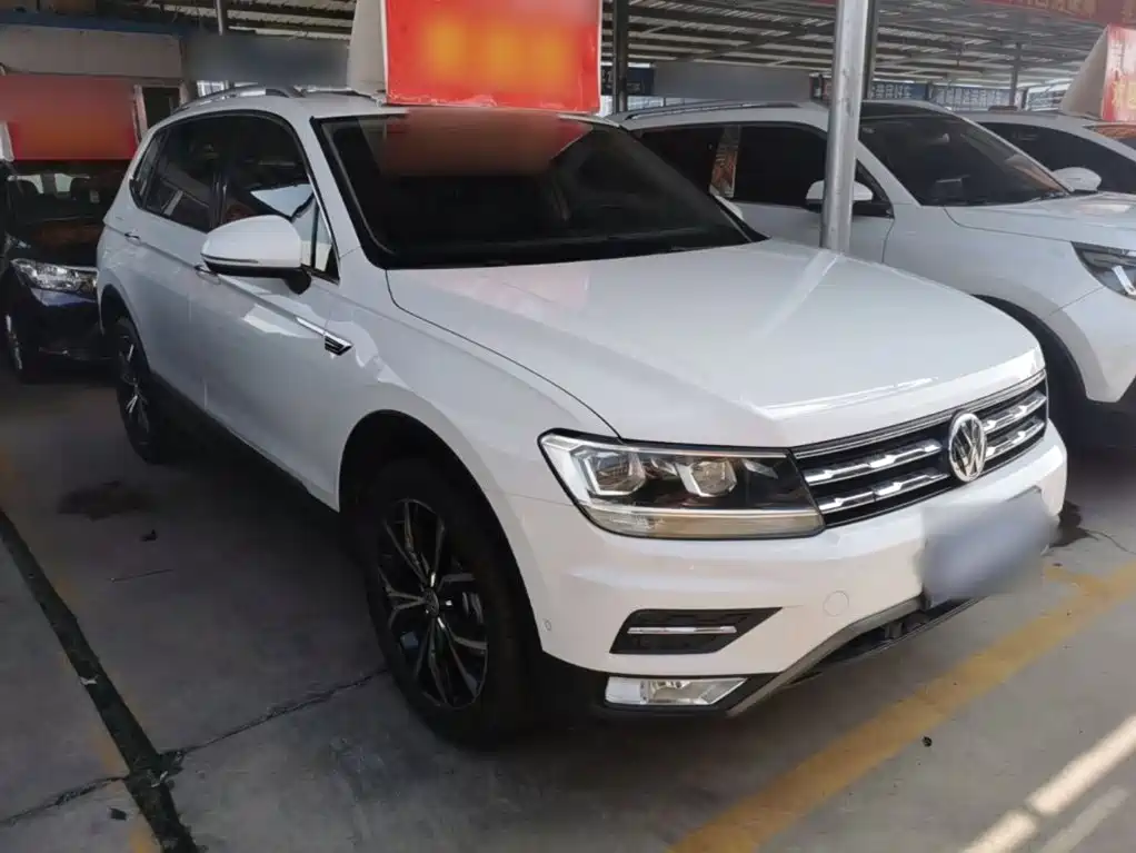 Volkswagen Tiguan L — фото 3