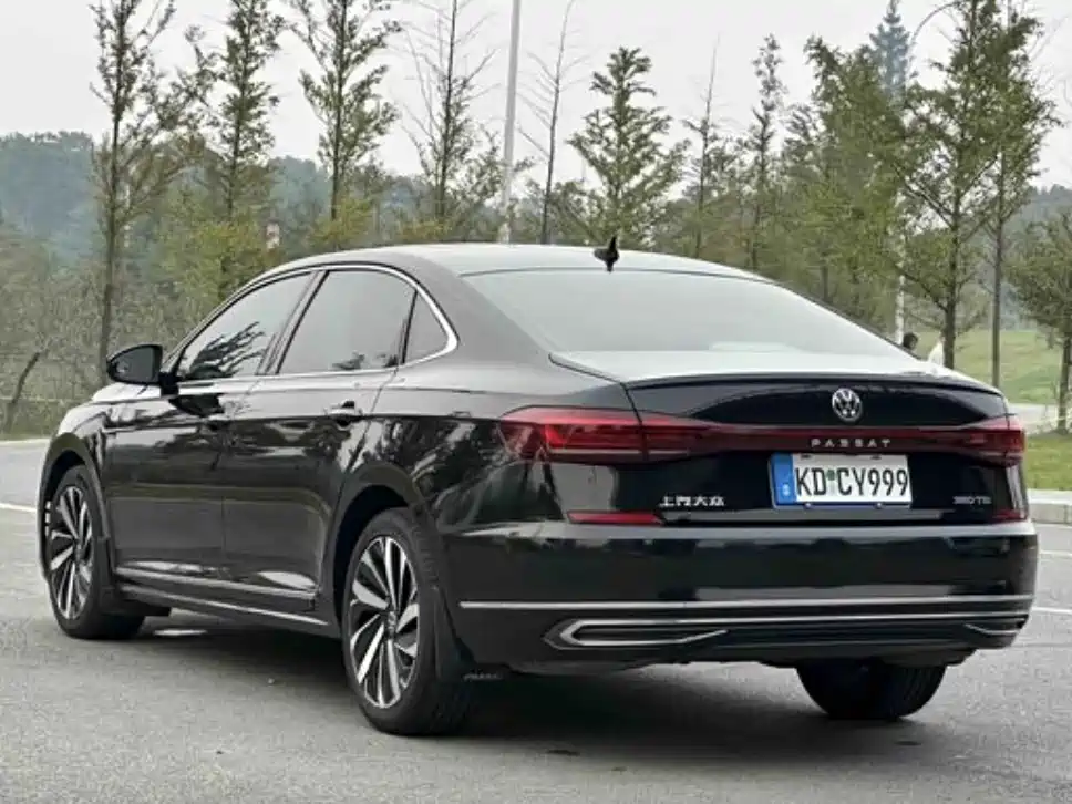 Volkswagen Passat — фото 7