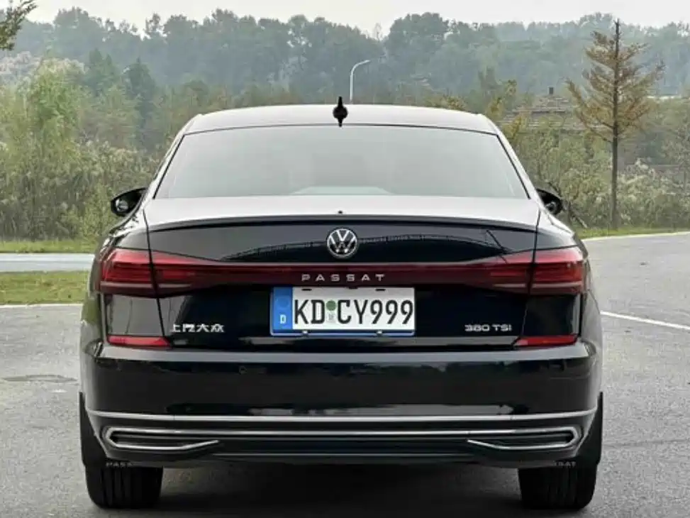 Volkswagen Passat — фото 8