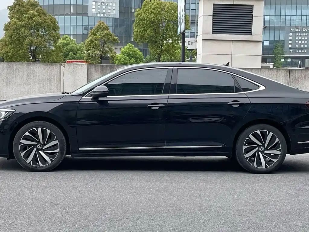Volkswagen Passat — фото 4