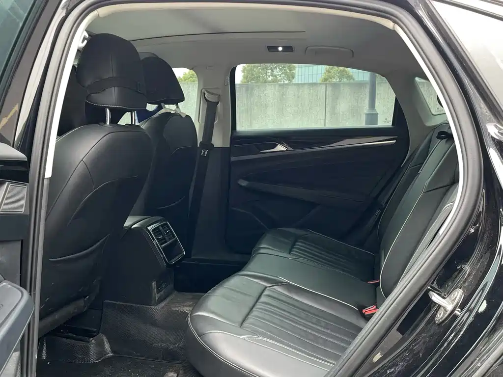 Volkswagen Passat — фото 8
