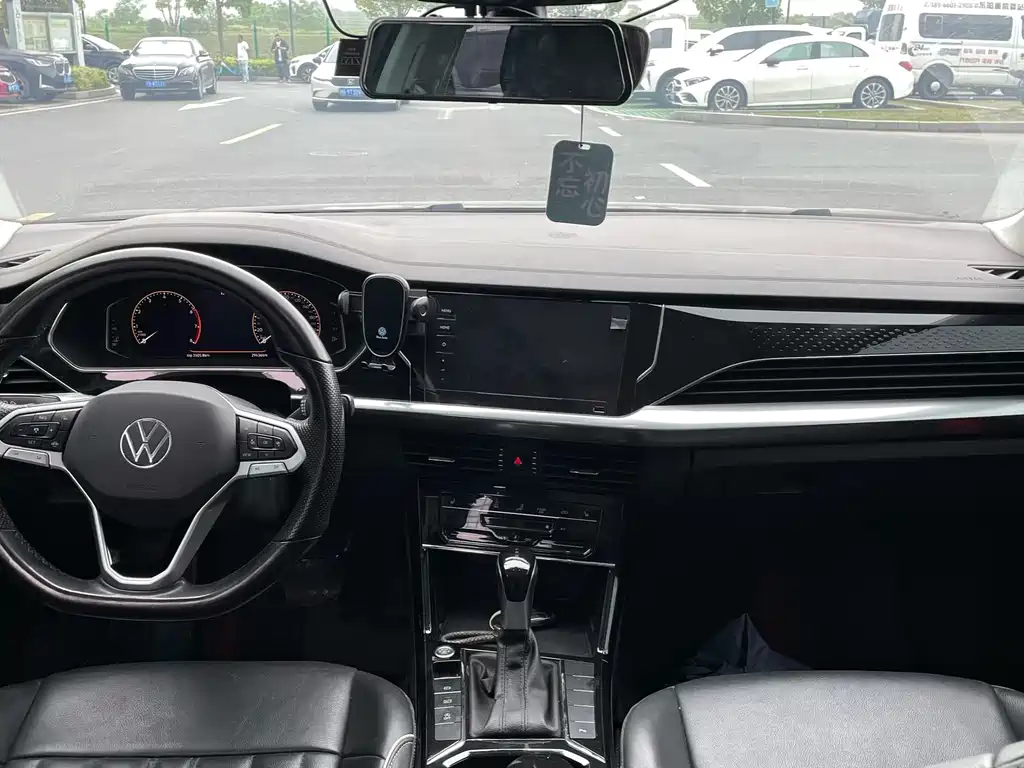 Volkswagen Passat — фото 9