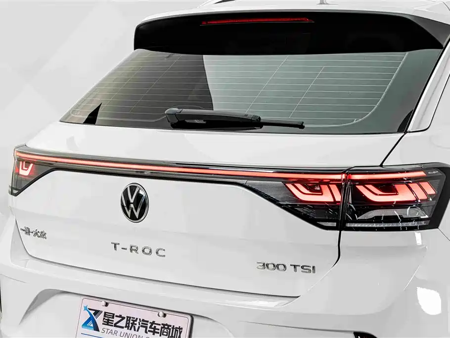 Volkswagen T-Roc — фото 8