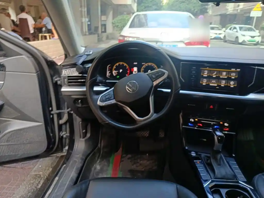 Volkswagen Passat — фото 6