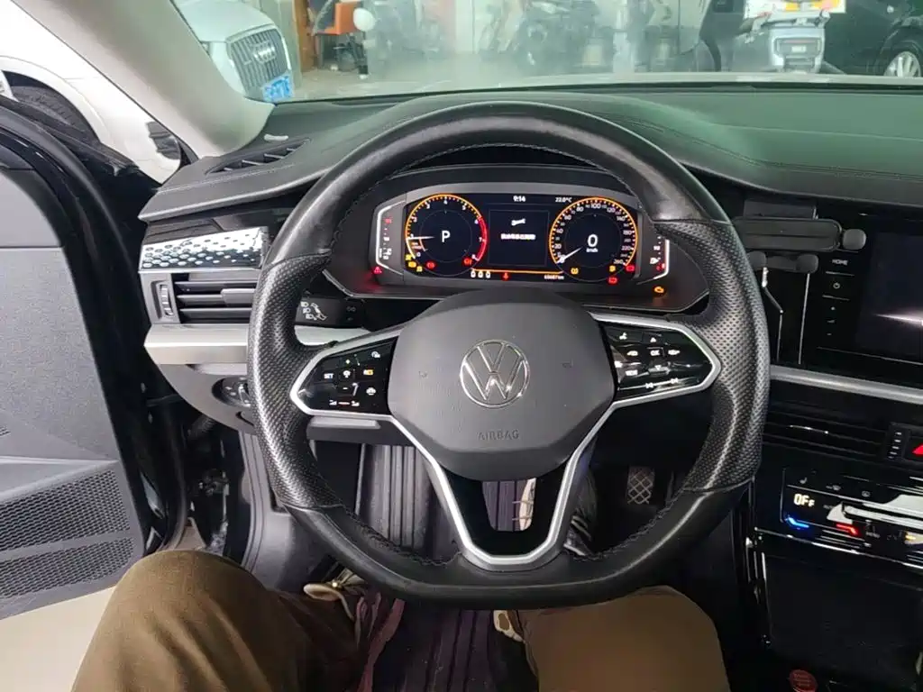 Volkswagen Passat — фото 10