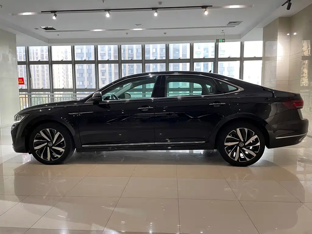 Volkswagen Passat — фото 3